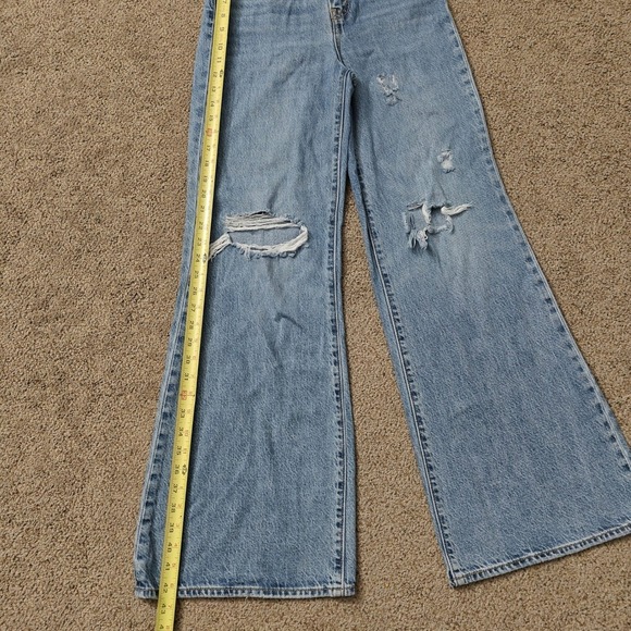 Levis Premium Jeans Womens Size 24 High Loose Flare Distressed Light Wash Blue - Picture 6 of 16